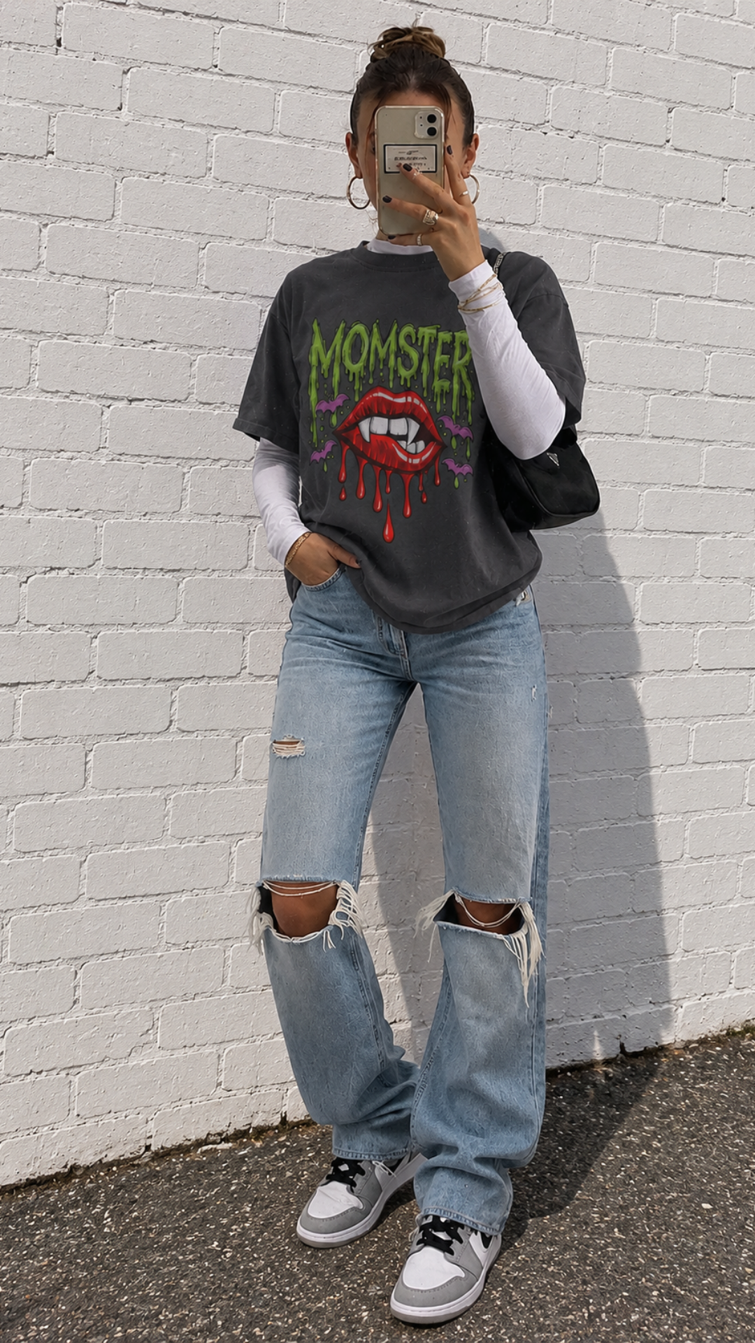 MOMSTER Graphic Tee